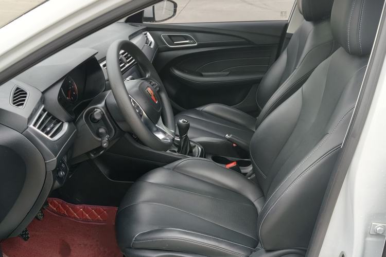 Used Roewe i5 2020 1.5L Manual 4G Connect Leehao Flagship Edition Interior 9