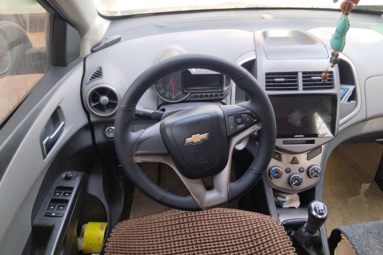 Used Chevrolet Aveo Sonic 2011 Sedan 1.4L Manual Transmission SE