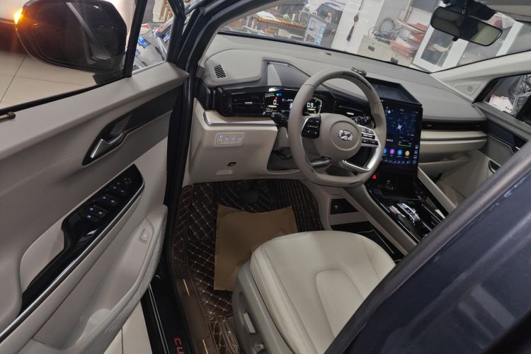 Used Hyundai Custo 2021 270TGDi Prestige LUX Driver Seat