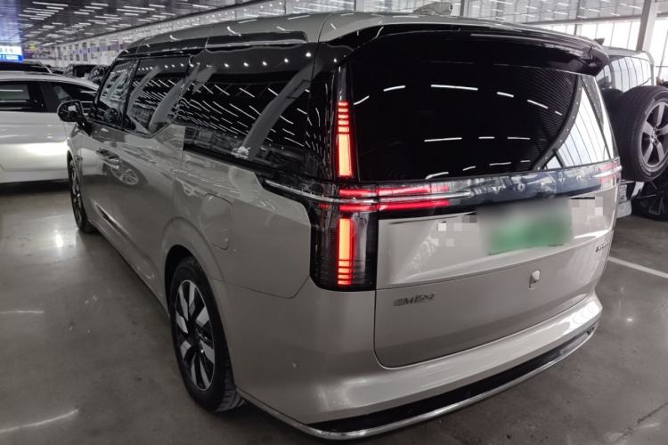 Used Volvo EM90 2025 Ultra Six-Seater