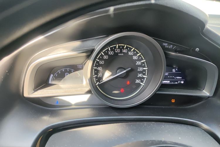 Used Mazda 3 Axela 2019 Cloud-Controlled Version Sedan 1.5L Automatic Luxury Trim China V Standard Instrument Cluster