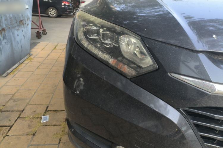 Used Honda Vezel 2017 1.8L CVT Front-Wheel Drive Pioneer Edition Right Front Headlight