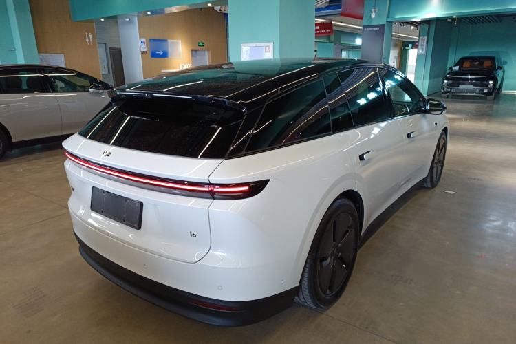 Used Li Auto i6 2025 Model Two-Wheel-Drive Standard Type