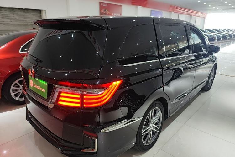 Used Honda Elysion 2019 2.0L Hybrid Luxury Edition Rear Right 45 Deg