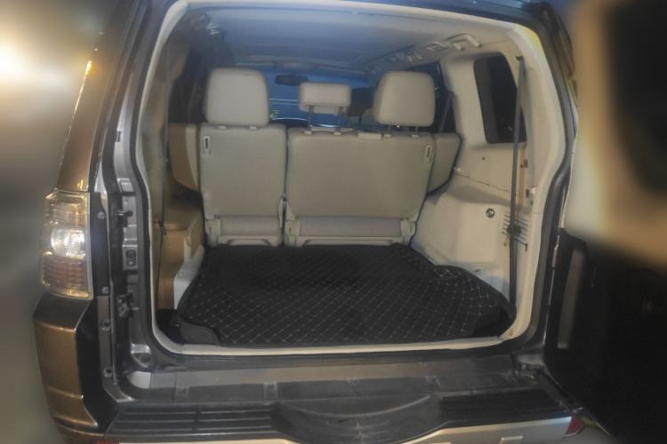 Used Mitsubishi Pajero 2016 3.0L Automatic Luxury Version China V Standard