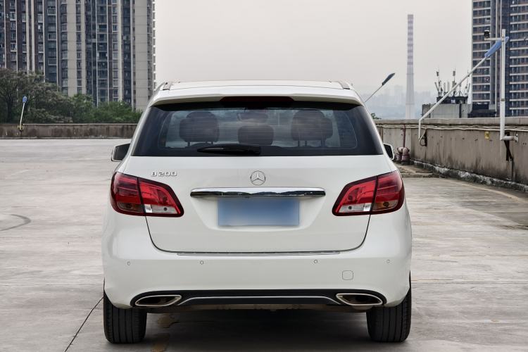 Used Mercedes-Benz B-Class 2018 B 200 Sport Edition Exterior 4