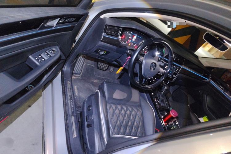 Used Volkswagen Phideon 2018 380TSI Two-Wheel Drive Business Edition Driver Seat