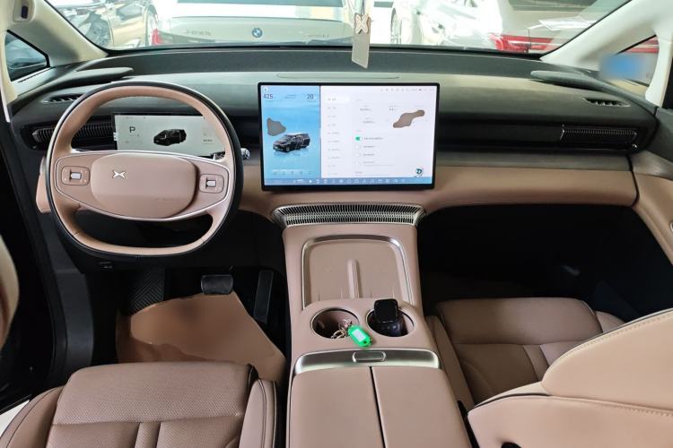 Used XPeng X9 2024 702 Ultra-Long Range Pro
