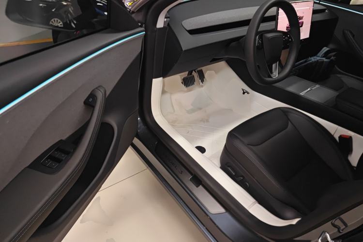 Used Tesla Model 3 2025 Rear-Wheel-Drive Version