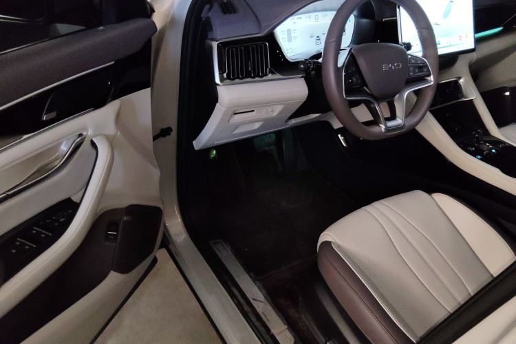 Used BYD Song PLUS New Energy 2025 DM-i Intelligent Driving 160KM Flagship Model Driver Seat