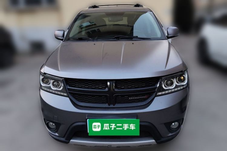 Used Dodge Journey 2013 2.4L Two-Wheel Drive Luxury Version Front