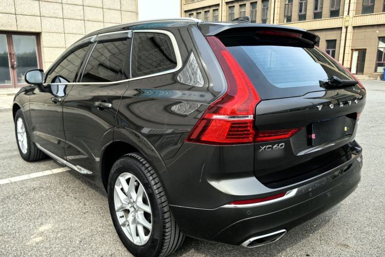 Used Volvo XC60 2021 T5 4x4 Smart Luxury Edition Exterior 4