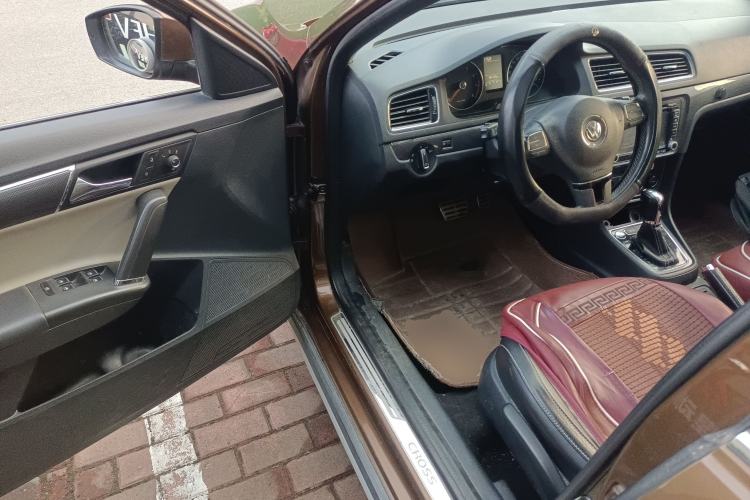 Used Volkswagen Cross Lavida 2014 1.6L Automatic Driver Seat