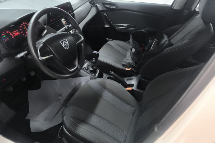 Used Baojun 310 2016 1.2L manual Comfort trim level