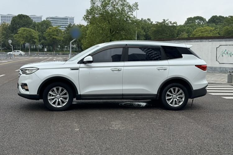 Used Sinotruk VGV U70 2021 1.5T Manual Enjoy Edition 7-Seater
