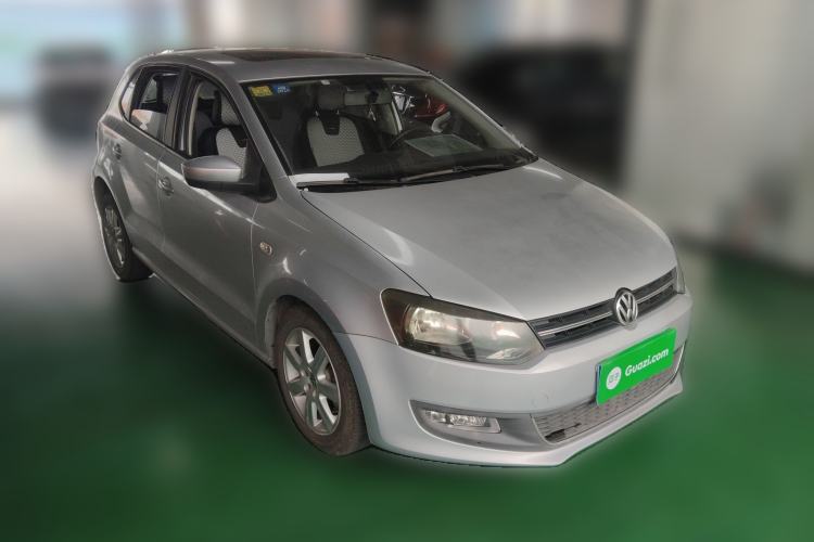 Used Volkswagen Polo 2011 1.6L Automatic ZhiKu Edition Front Right 45 Deg