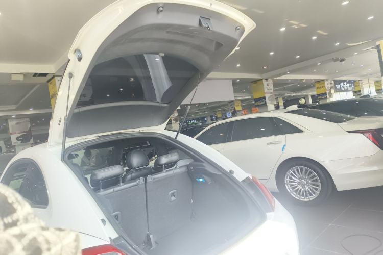 Used Volkswagen Beetle 2015 180TSI model
