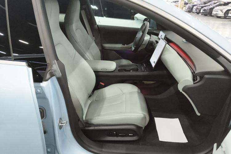 Used Nio ET5 2022 75 kWh Right Front Seat