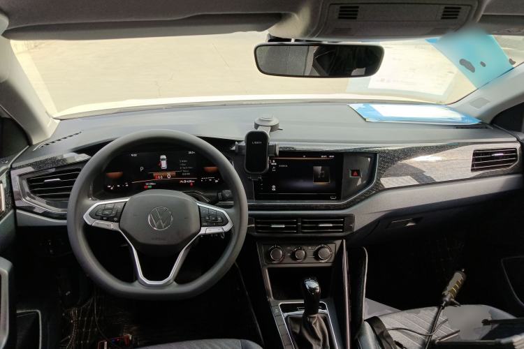 Used Volkswagen Lavida 2023 New Rui 1.5L Automatic New Yi Edition Center Console