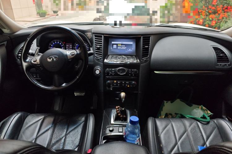 Used Infiniti QX70 2013 3.7L Standard Edition Center Console