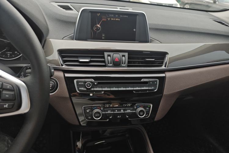 Used BMW X1 2016 sDrive18Li Luxury Model Center Console