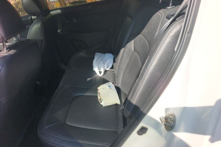 Used Kia Sportage R 2011 2.0L Automatic Two-Wheel Drive Premium Edition
