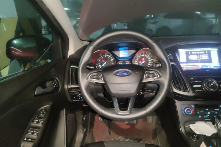 Used Ford Focus 2015 Hatchback 1.6L Automatic Fashion Edition