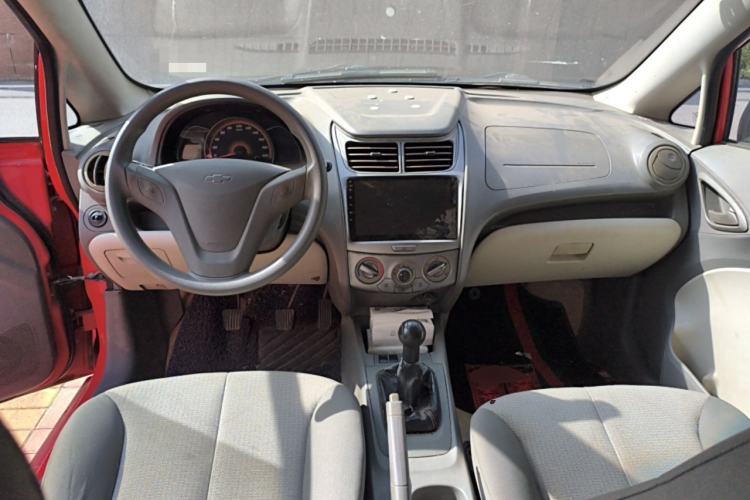 Used Chevrolet Sail 2013 Sedan 1.2L Manual Warm Edition Center Console