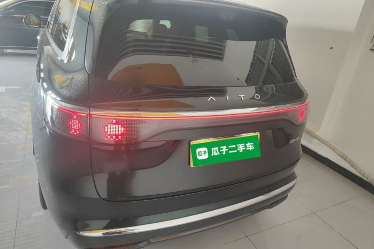 Used Hima AITO M8 2025 Extended-Range Ultra Version 53.4 kWh 6-Seater Edition
