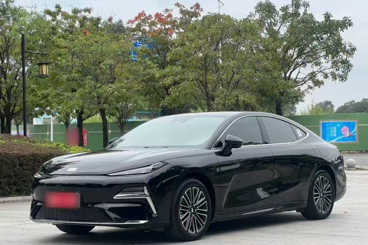 Used Geely Galaxy Galaxy 8 2025 130km EM-i Deluxe Edition
