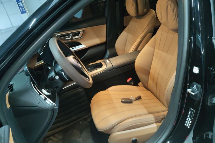 Used Mercedes-Benz E-Class New Energy 2024 E 350 e L Plug-in Hybrid Sedan
