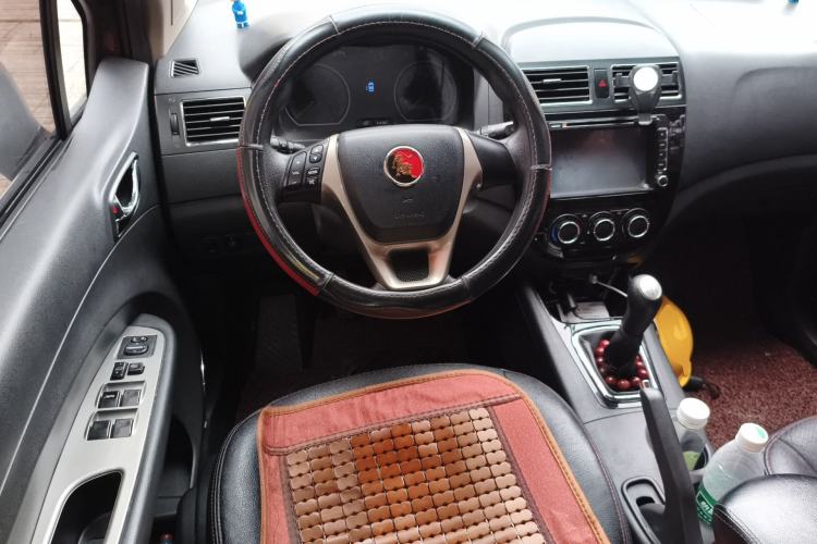 Used FORTHING Joyear X5 2013 1.6L Manual Luxury Model China IV Standard
