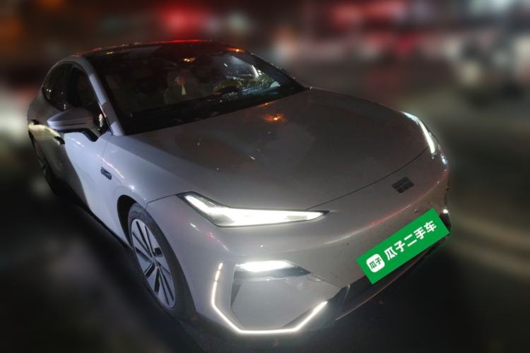 Used Geely Galaxy E8 2024 665 km Range Rear-Drive Starship Long-Range Version
