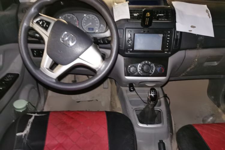 Used BAIC Weiwang M20 2014 1.5L Luxury Version BJ415B Center Console