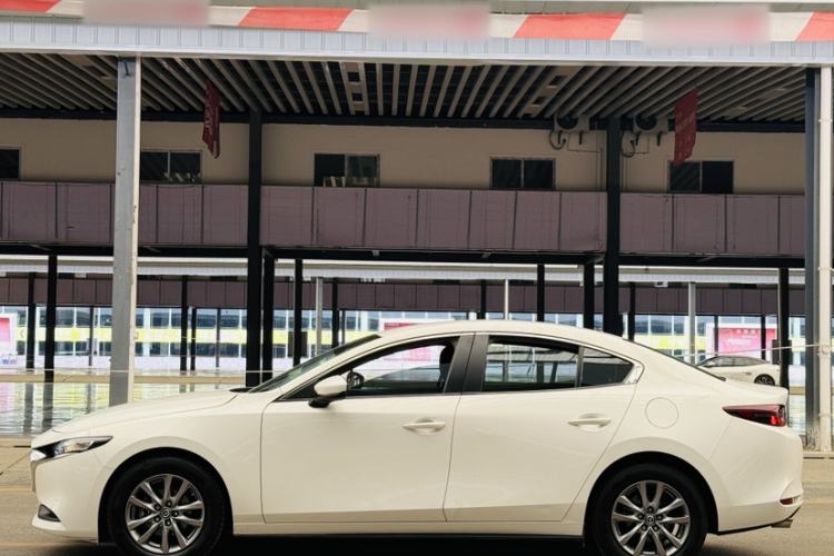 Used Mazda 3 Axela 2023 2.0L Automatic Zhiqing Edition Exterior 4