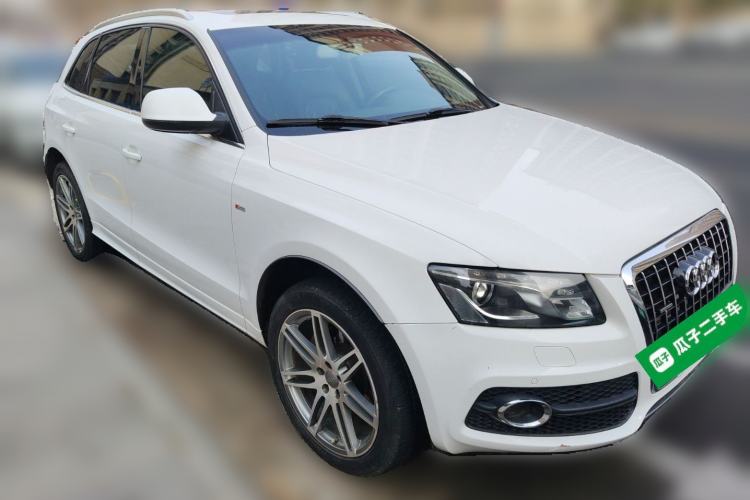 Used Audi Q5 2010 3.2 FSI Sport Edition Front Right 45 Deg