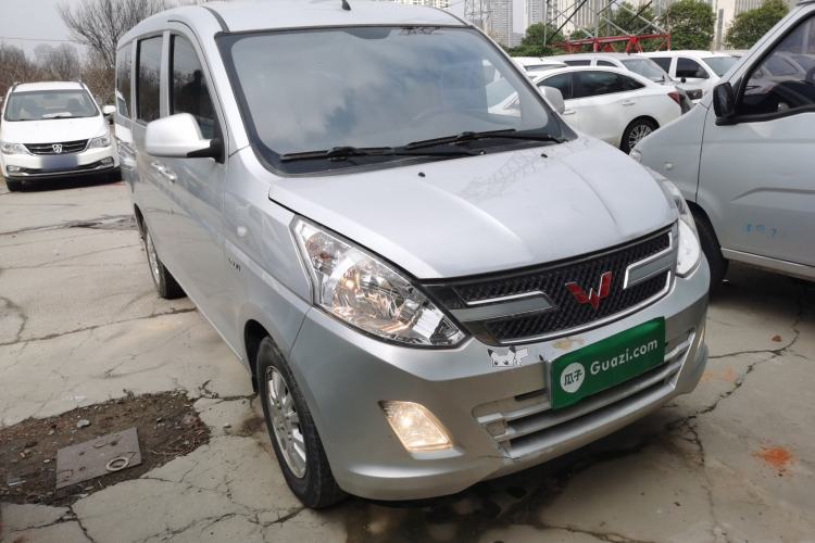 Used Wuling Rongguang V 2018 1.5L Standard Version
