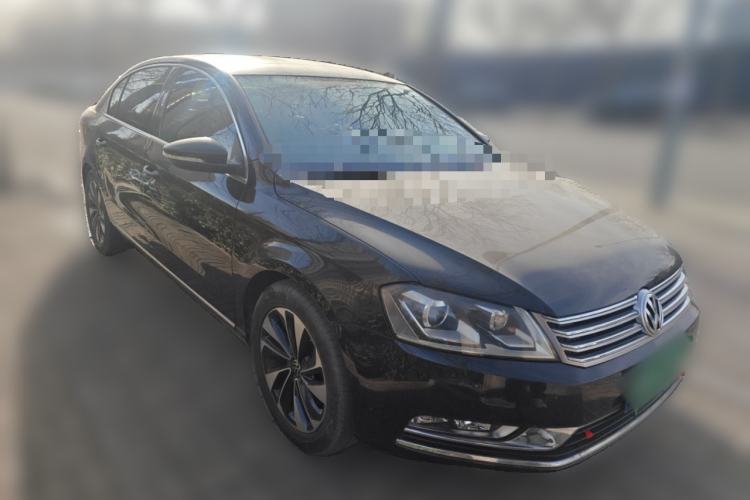 Used Volkswagen Magotan 2015 1.8TSI Luxury Model Front Right 45 Deg