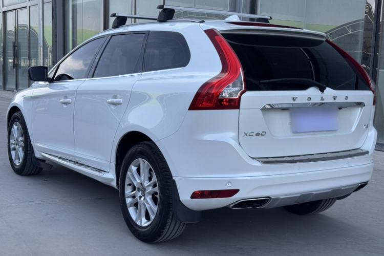 Used Volvo XC60 2016 T5 Smart Upgrade Model Exterior 2