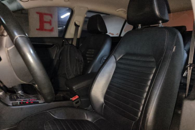 Used Volkswagen Magotan 2013 1.8TSI Luxury Model Left Front Seat