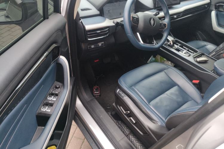 Used Livan 9 2023 470 km Leading Edition
