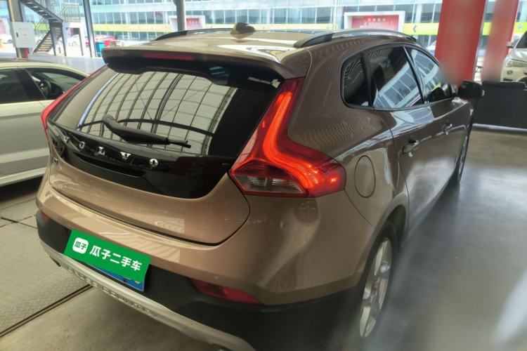 Used Volvo V40 2014 Cross Country 2.0T Zhiyi Edition