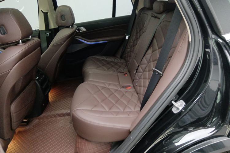 Used BMW X5 2022 Restyled xDrive 30Li Luxury Version M Sport Package Left Rear Seat