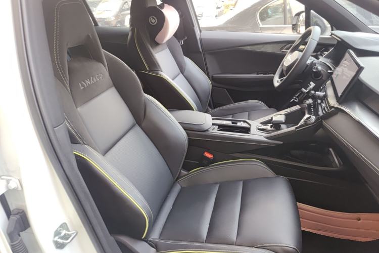 Used Lynk & Co 06 2023 Remix 1.5T Dynamic Halo Right Front Seat