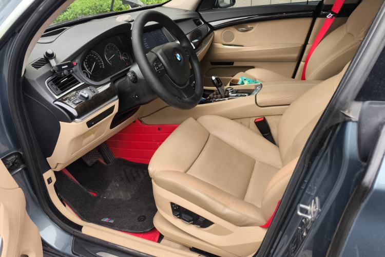 Used BMW 5 Series GT 2010 535i Luxury Edition Left Front Seat