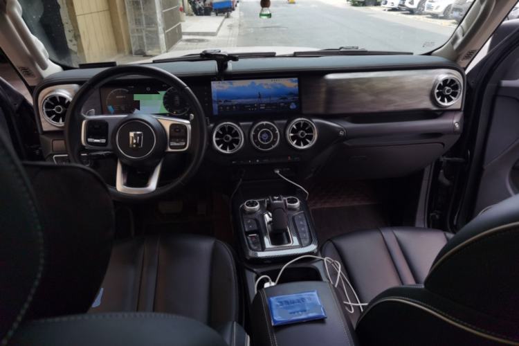 Used Tank 300 2024 2.0T Conqueror Center Console