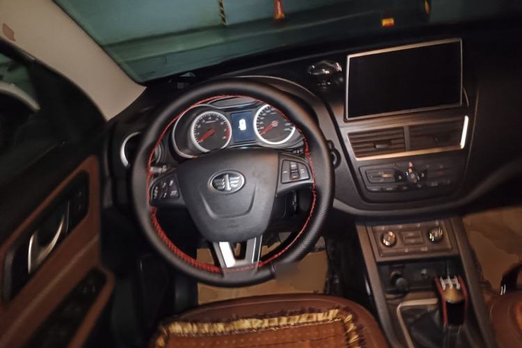 Used Bestune X40 2018 Internet Celebrity Edition 1.6L Manual Connected Smart Cool Type Steering Wheel