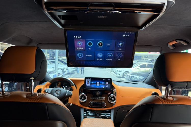 Used Mercedes-Benz Vito 2023 2.0T Elite Version 7 Seats Interior 9