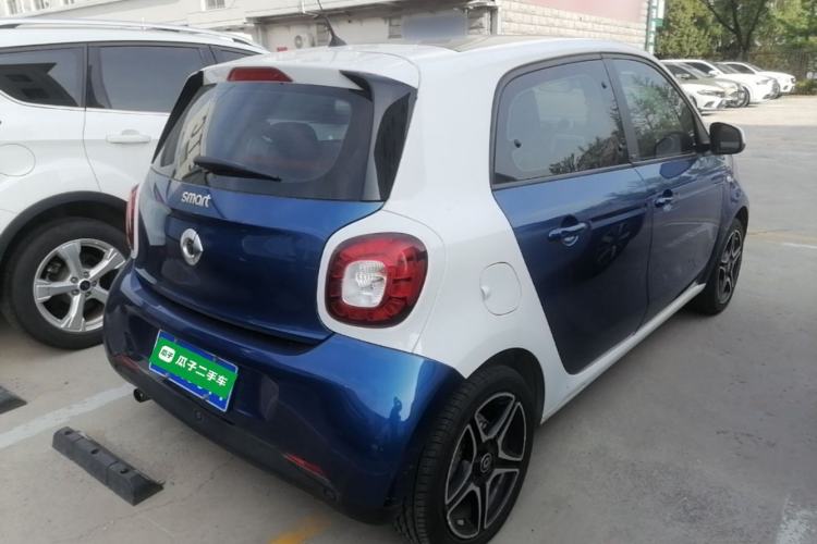 Used smart forfour 2016 0.9T 66 kW Ultimate Edition Rear Right 45 Deg