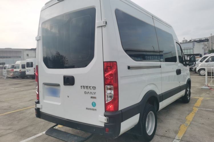 Used Iveco Eurocargo 2021 2.0T Manual Super-Rui Long Wheelbase Short Overhang High Roof Manual Doors F1A
